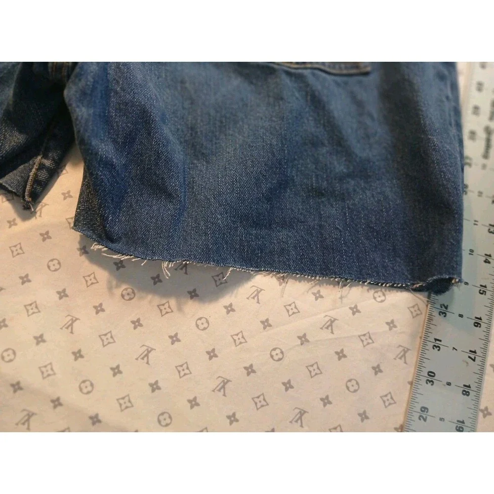 Levi's 550s Classic Relaxed Fit Blue Cotton Denim Shorts 5-Pocket Distressed 16m